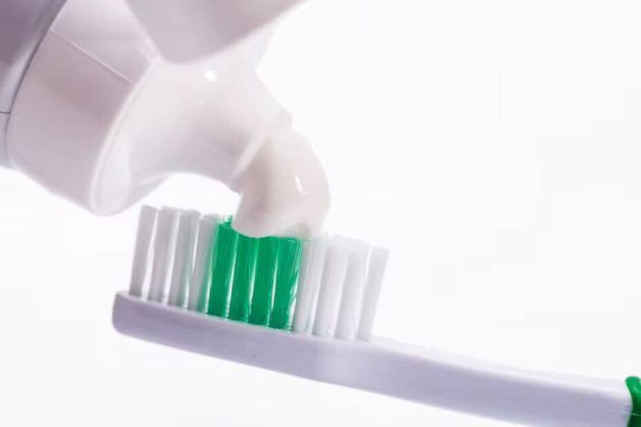 Como escolher a escova ideal e qual a quantidade de pasta dental para a criança?